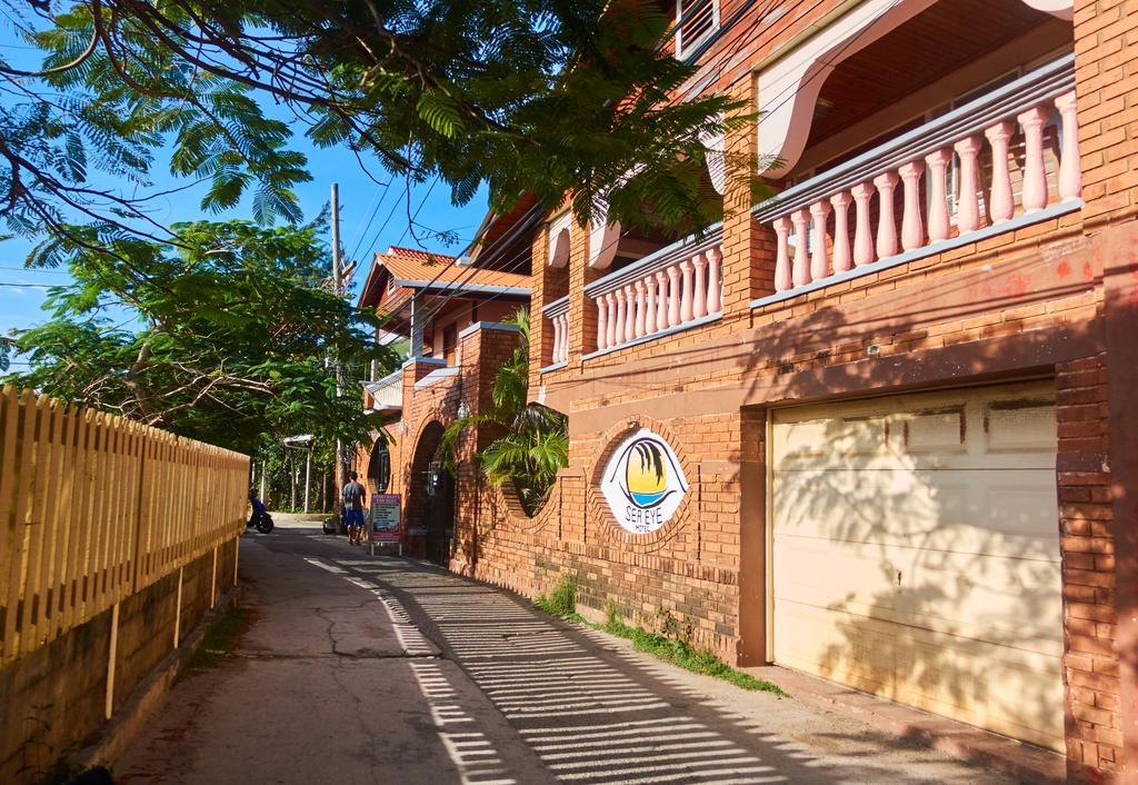 Sea Eye Hotel - Tropical Building Utila Exterior photo