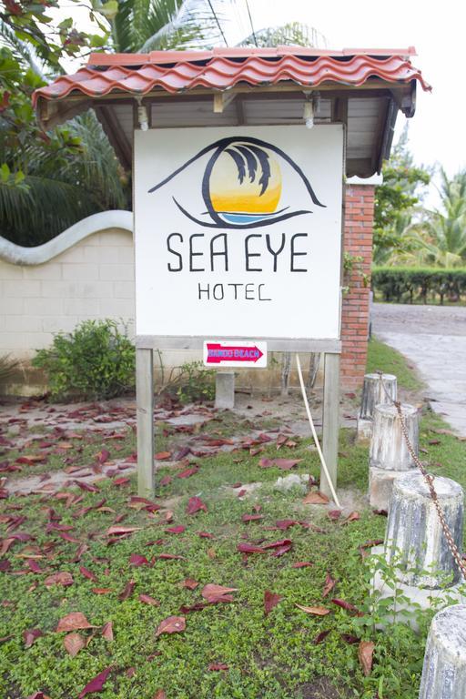 Sea Eye Hotel - Tropical Building Utila Exterior photo